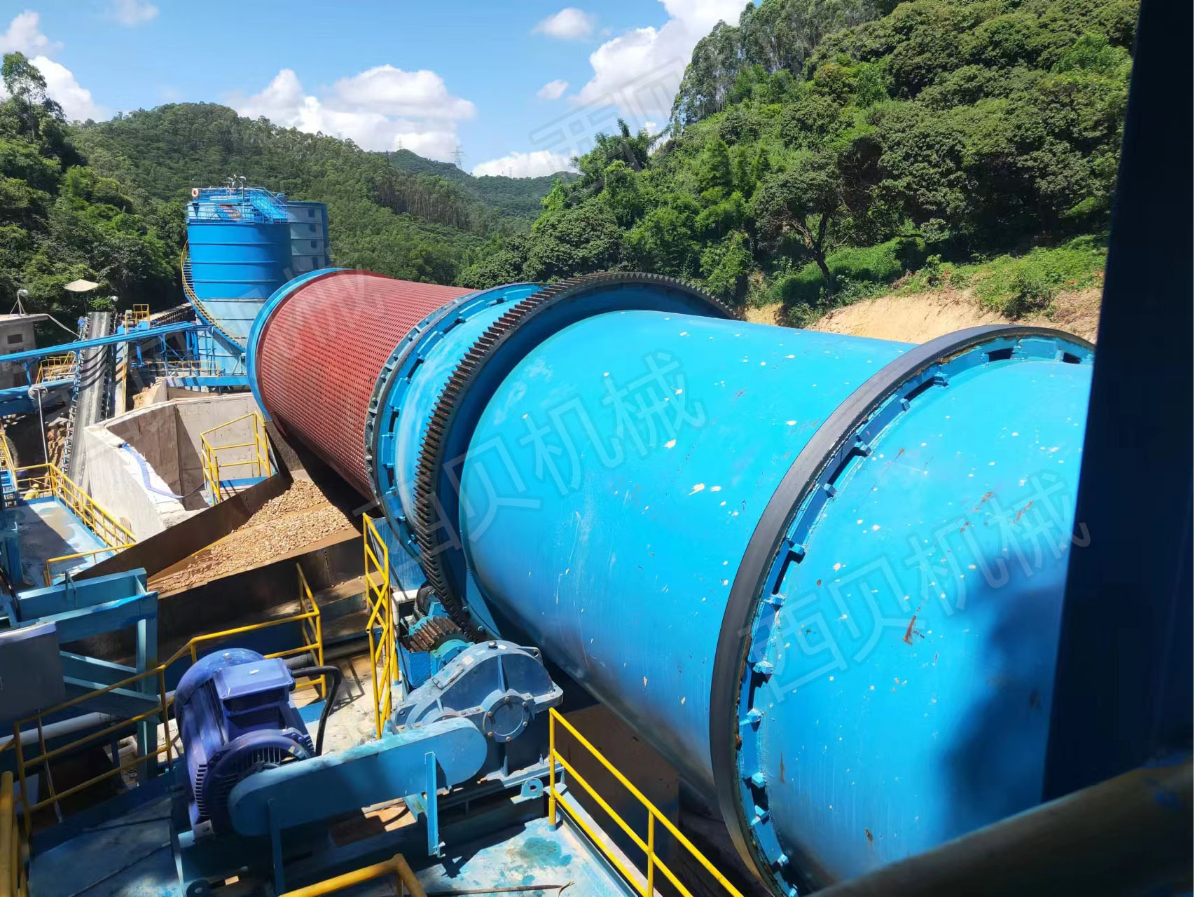 大型滾筒洗石機(jī)齒圈及光圈炸裂開焊原因和解決辦法